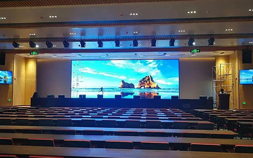 会议室用小间距led显示屏好不好，会议室小间距led效果图